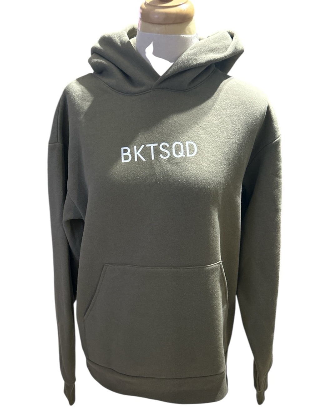 BKTSQD ESENTIALES
Men's Green Hoodie Sweater XS